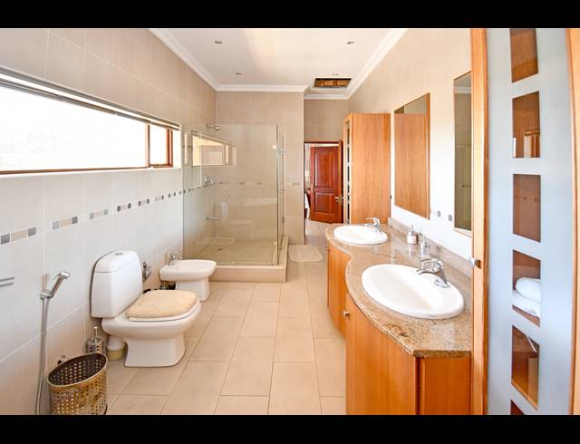 6 BEDROOM HOUSE FOR SALE IN CROWN NORTH